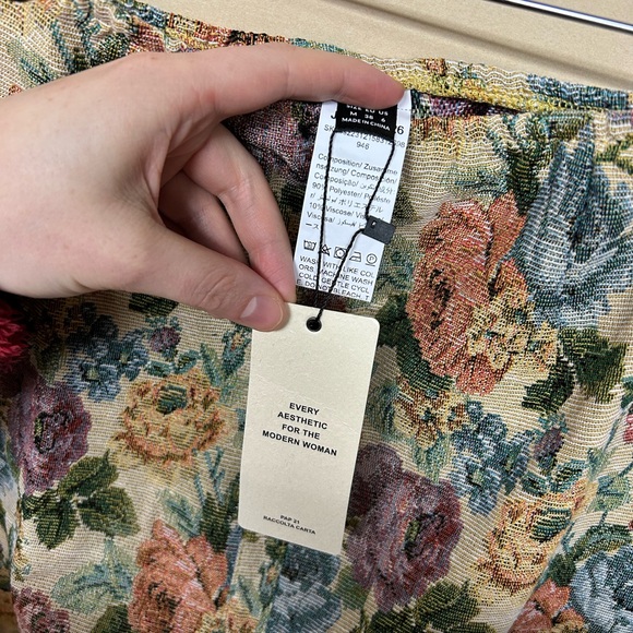 2/$75💥- SKIRT | Women’s skirt size medium (fits like a small) - Picture 6 of 8